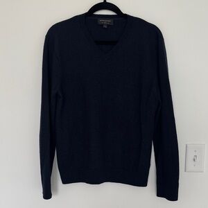 Banana Republic Women's Navy Blue Merino Wool V-Neck Sweater - Size L